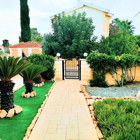 Elena Gardens Вилла
